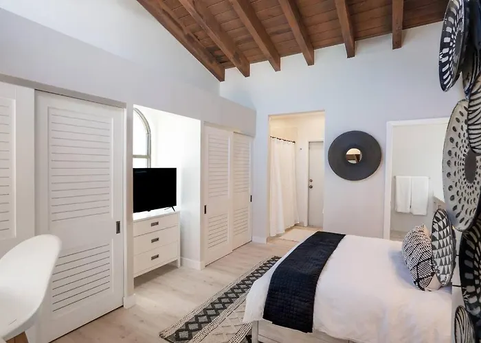 Villa At St James Unit A Luxury Pool Villa, Pet Friendly